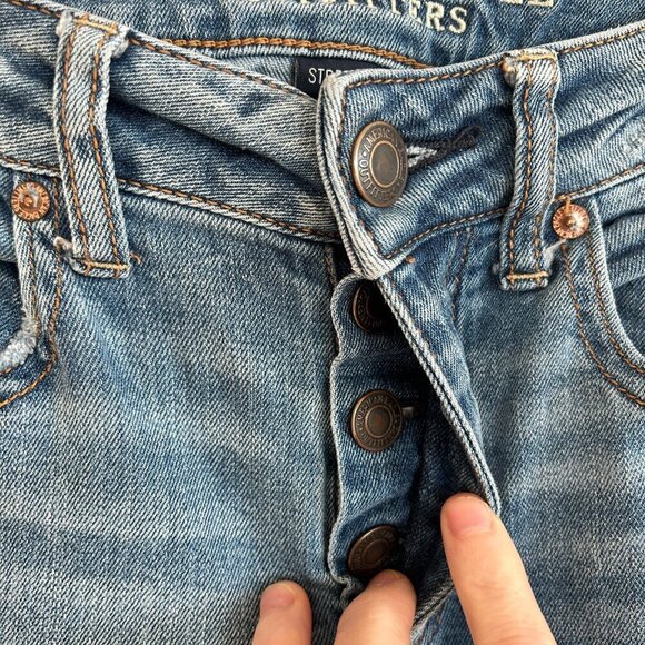 American Eagle Jeans Tomgirl Button Fly Destroyed Raw Hem Grunge - Picture 8 of 15